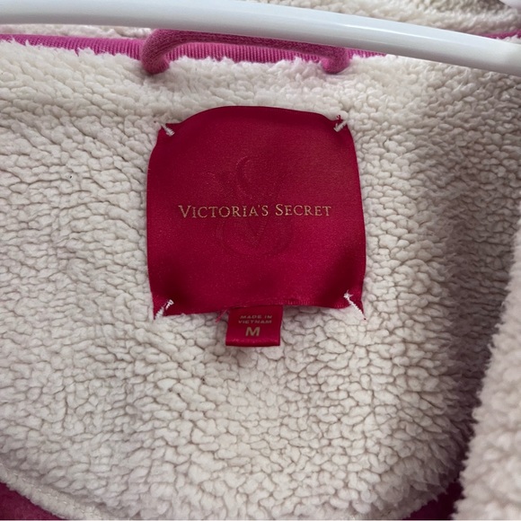 Victoria’s Secret fuzzy pink cozy robe - Picture 3 of 9